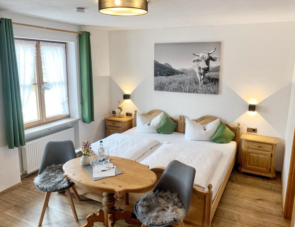 Gaestehaus "Zur Schmiede" Wertach Exteriör bild