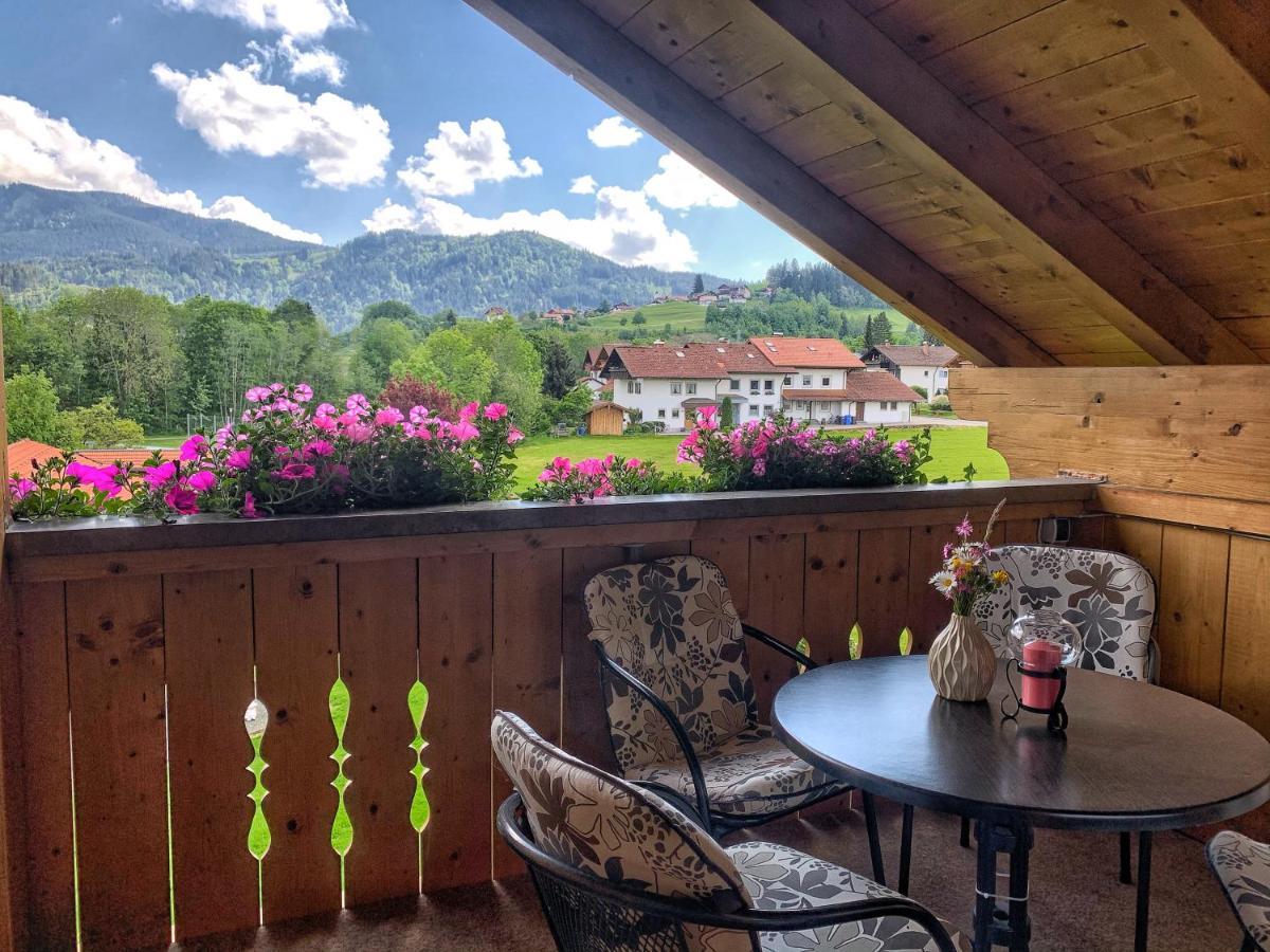 Gaestehaus "Zur Schmiede" Wertach Exteriör bild