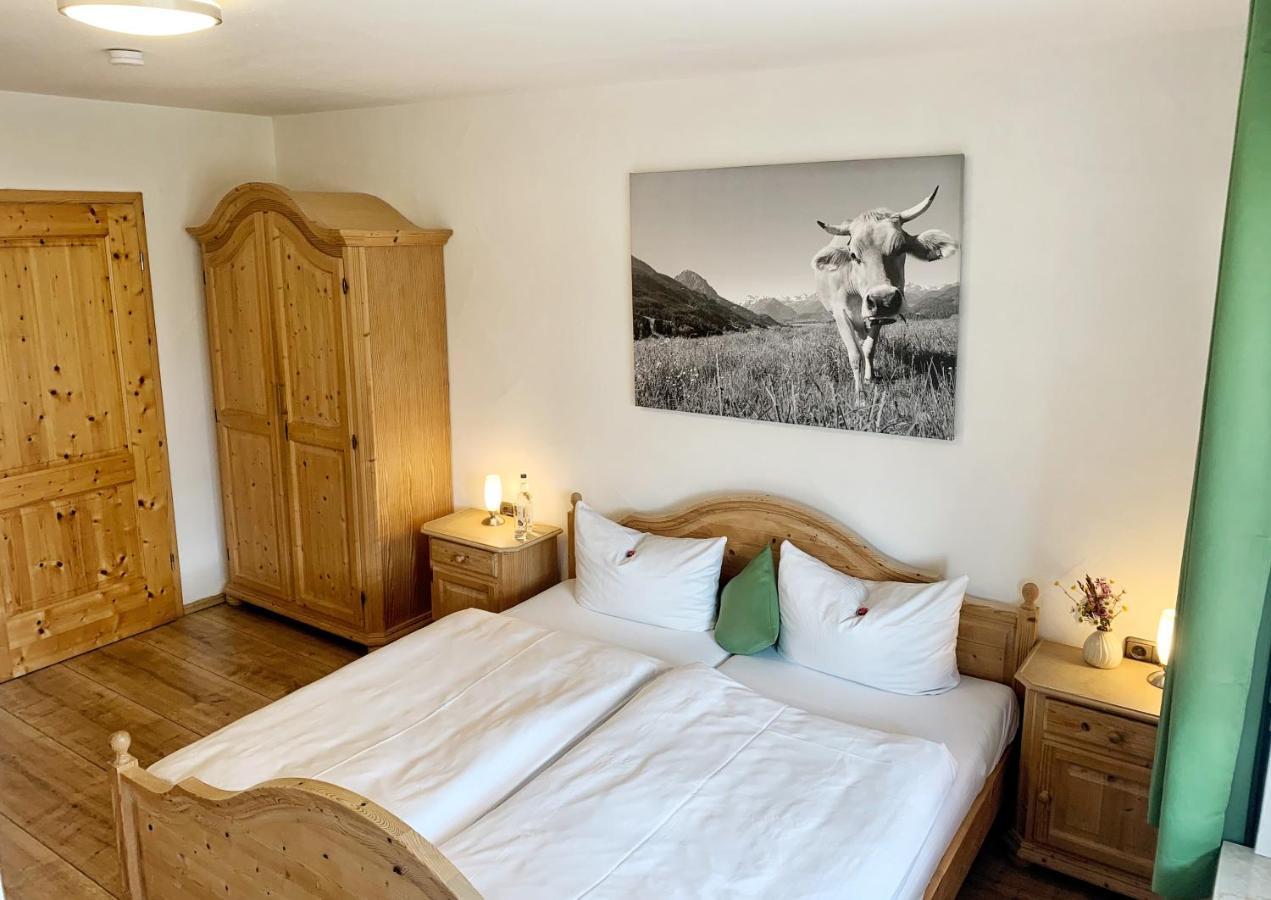 Gaestehaus "Zur Schmiede" Wertach Exteriör bild