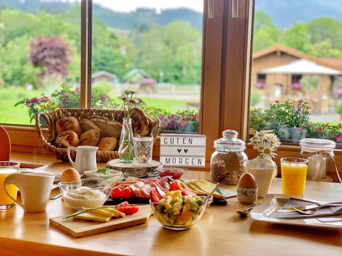 Gaestehaus "Zur Schmiede" Wertach Exteriör bild