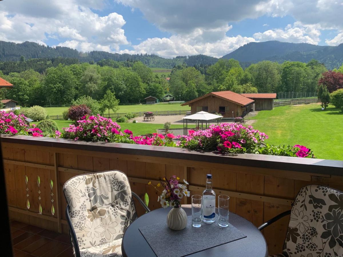 Gaestehaus "Zur Schmiede" Wertach Exteriör bild